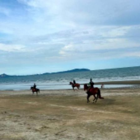 Timurbay Beach Resort Kuantan By Ana 外观 照片